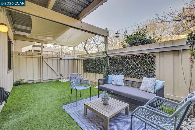 2650 Jones Rd 14, Walnut Creek, CA 94597