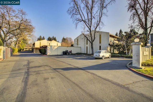 2650 Jones Rd 14, Walnut Creek, CA 94597