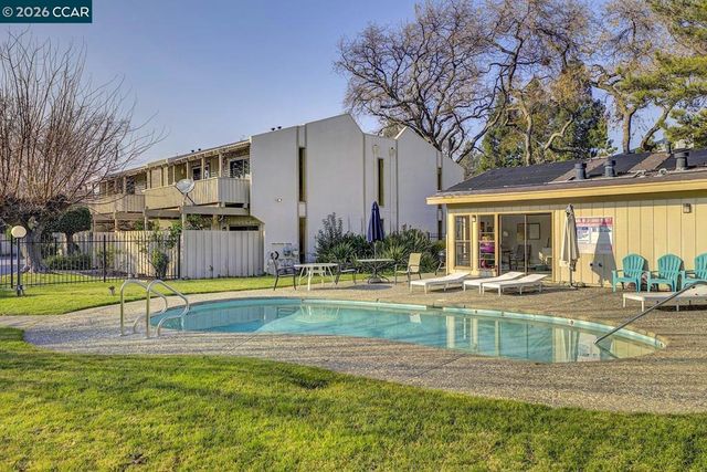 2650 Jones Rd 14, Walnut Creek, CA 94597