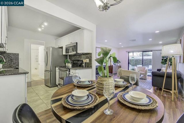 2650 Jones Rd 14, Walnut Creek, CA 94597