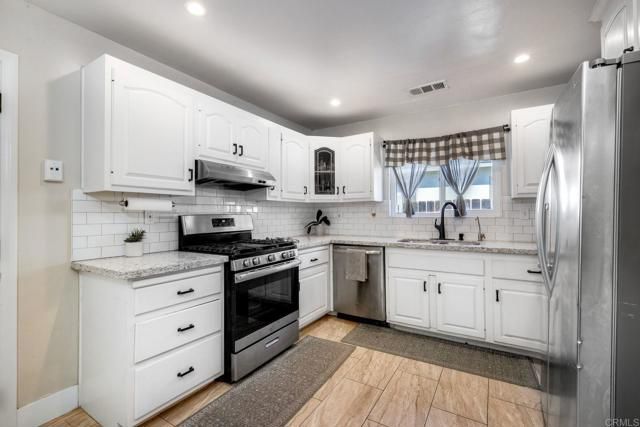 924 Daisy Street, Escondido, CA 92027