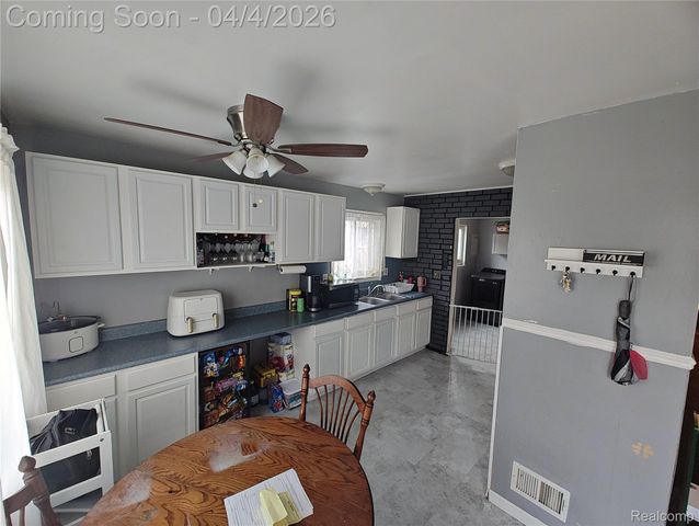 11108 Essex Avenue, Warren, MI 48089