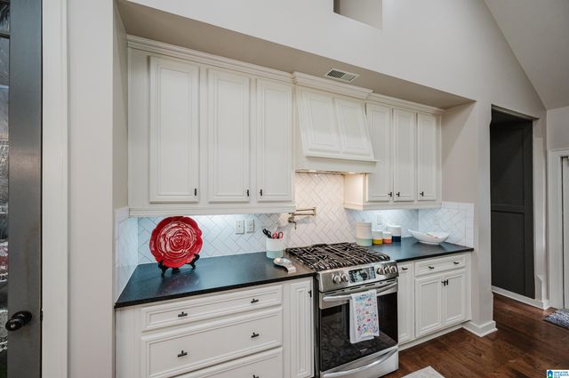 2438 NORTHAMPTON DRIVE, Hoover, AL 35226