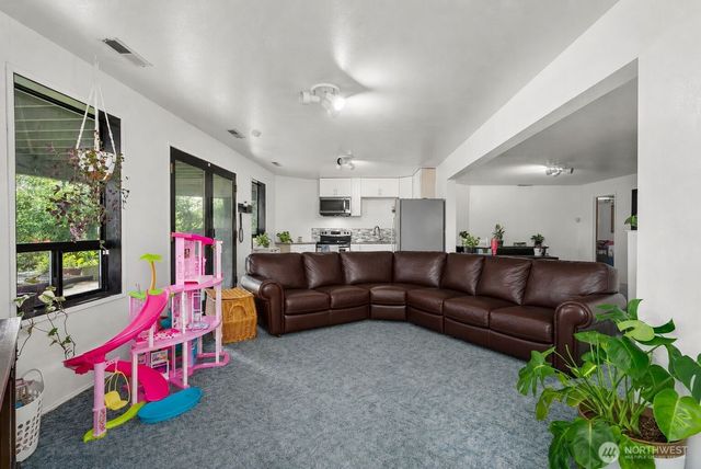 3919 97th Avenue E, Edgewood, WA 98371