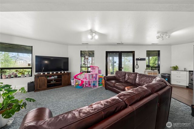 3919 97th Avenue E, Edgewood, WA 98371