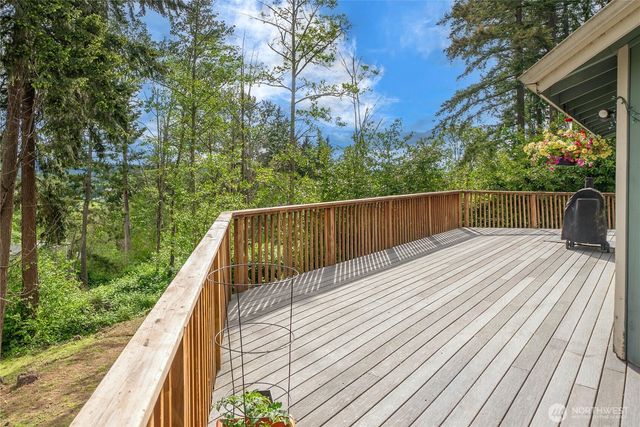 3919 97th Avenue E, Edgewood, WA 98371