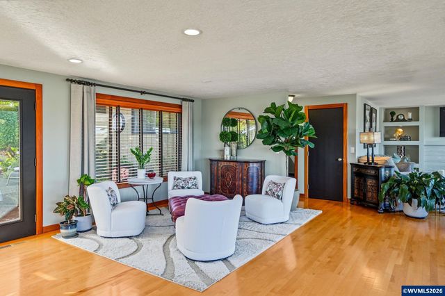 3674 Burning Tree Dr S, Salem, OR 97302