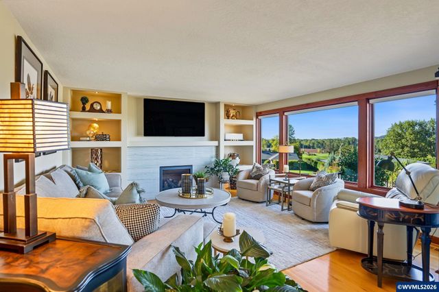 3674 Burning Tree Dr S, Salem, OR 97302