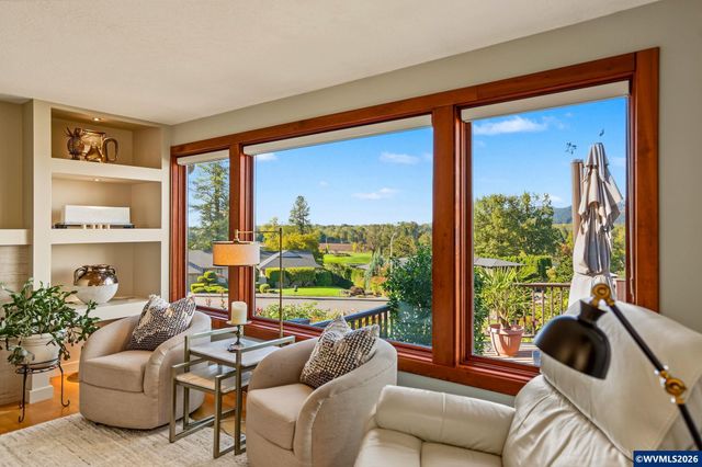 3674 Burning Tree Dr S, Salem, OR 97302