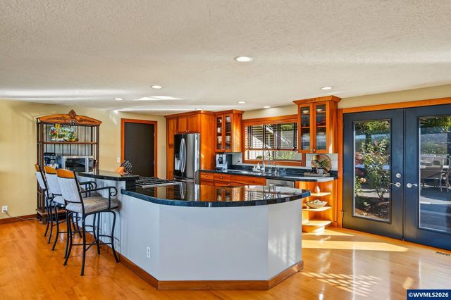 3674 Burning Tree Dr S, Salem, OR 97302