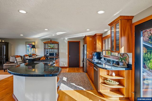 3674 Burning Tree Dr S, Salem, OR 97302