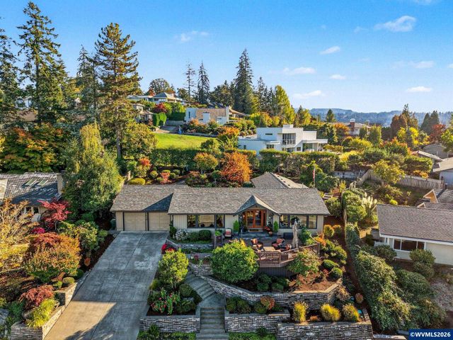 3674 Burning Tree Dr S, Salem, OR 97302