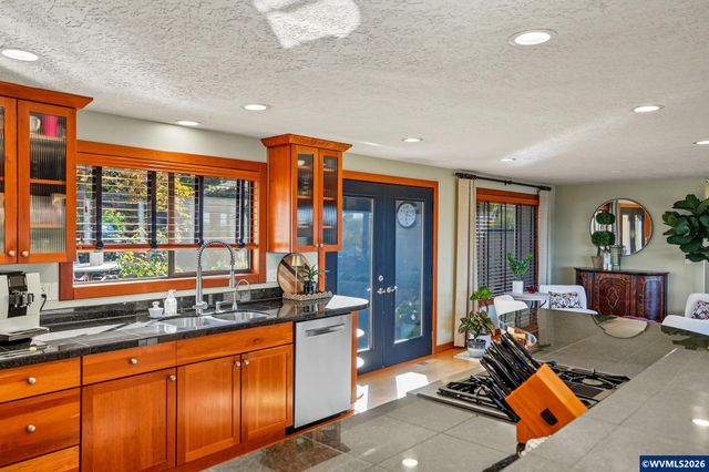 3674 Burning Tree Dr S, Salem, OR 97302