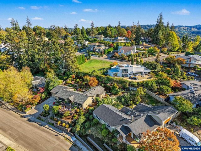 3674 Burning Tree Dr S, Salem, OR 97302