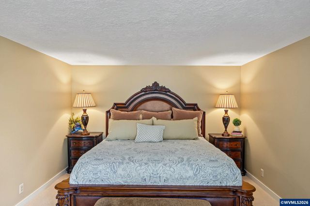 3674 Burning Tree Dr S, Salem, OR 97302