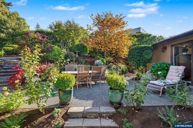 3674 Burning Tree Dr S, Salem, OR 97302
