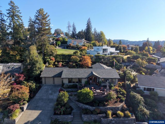 3674 Burning Tree Dr S, Salem, OR 97302