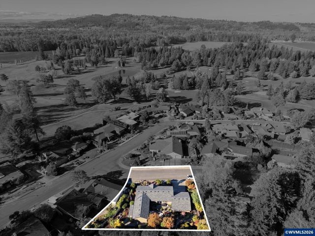 3674 Burning Tree Dr S, Salem, OR 97302