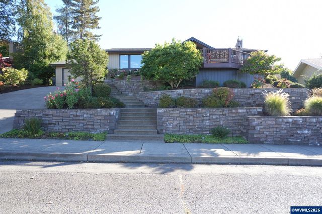 3674 Burning Tree Dr S, Salem, OR 97302