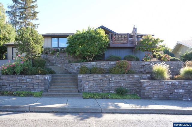 3674 Burning Tree Dr S, Salem, OR 97302