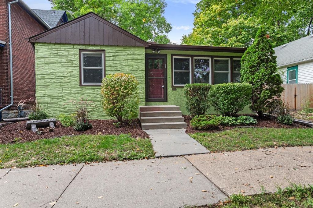 323 Daly Street, Saint Paul, MN 55102 — exterior