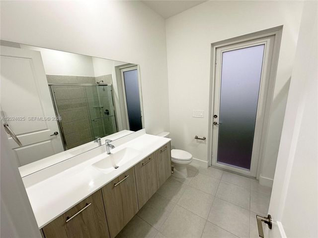 12209 SW 43rd St, Davie, FL 33330