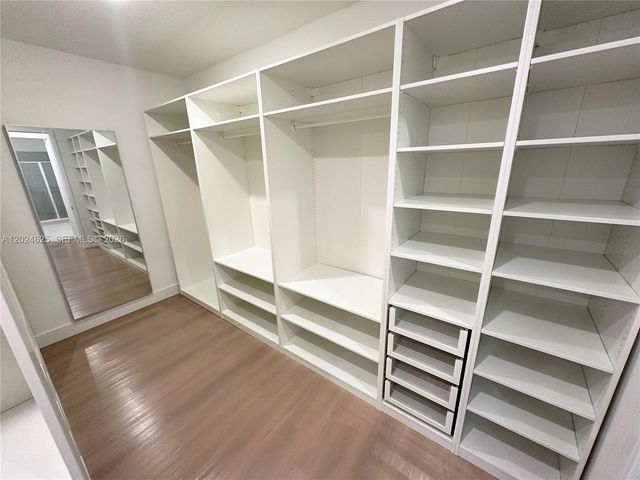 12209 SW 43rd St, Davie, FL 33330