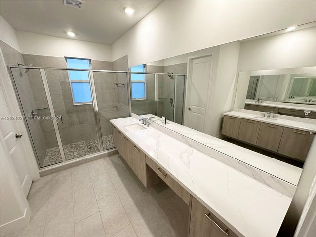 12209 SW 43rd St, Davie, FL 33330
