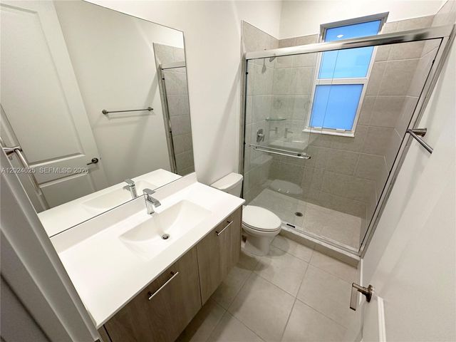 12209 SW 43rd St, Davie, FL 33330