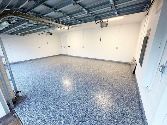 12209 SW 43rd St, Davie, FL 33330