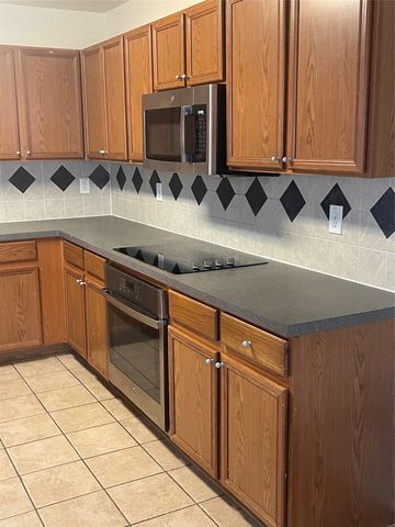 6716 Barred Owl Road, Arlington, TX 76002
