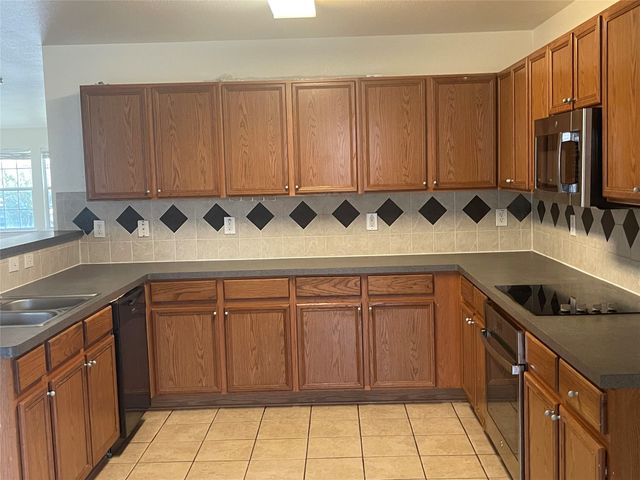 6716 Barred Owl Road, Arlington, TX 76002