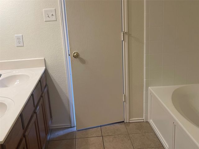 6716 Barred Owl Road, Arlington, TX 76002