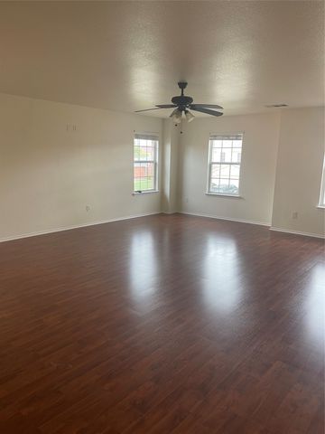 6716 Barred Owl Road, Arlington, TX 76002