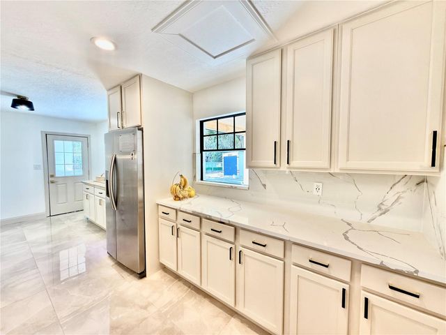 36245 E SPRING LAKE BOULEVARD, Fruitland Park, FL 34731