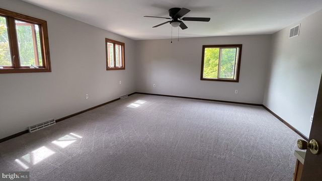 924 CLYDE LN, Philadelphia, PA 19128