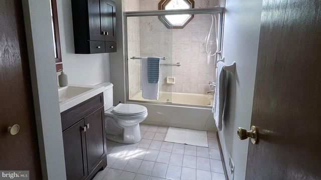 924 CLYDE LN, Philadelphia, PA 19128