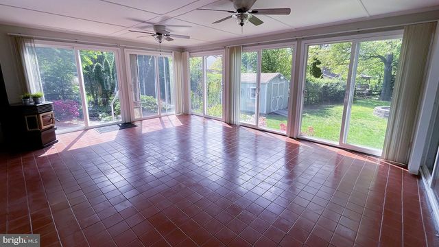 924 CLYDE LN, Philadelphia, PA 19128