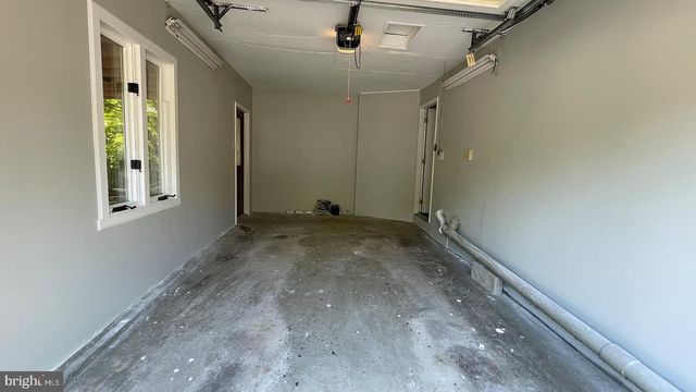 924 CLYDE LN, Philadelphia, PA 19128