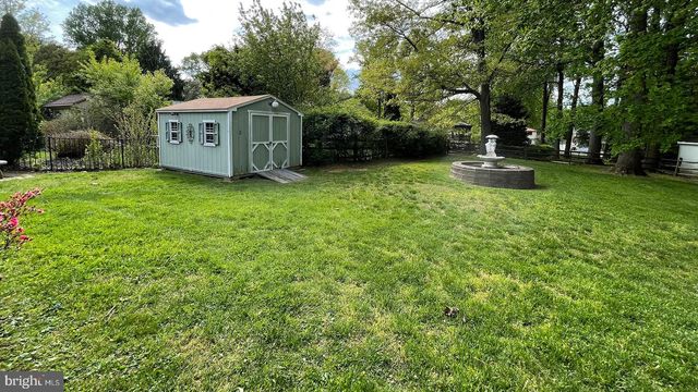 924 CLYDE LN, Philadelphia, PA 19128