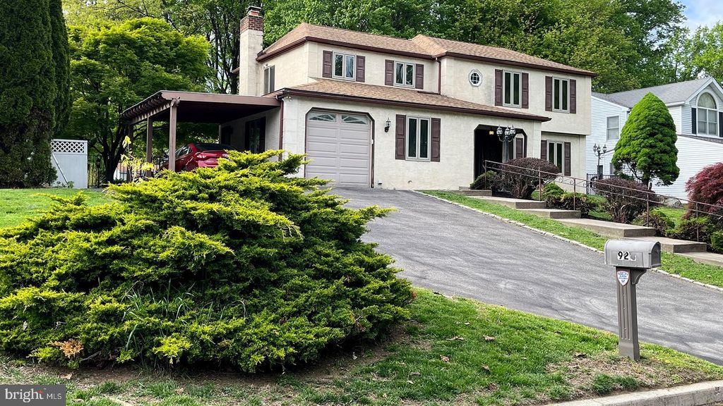 924 CLYDE LN, Philadelphia, PA 19128