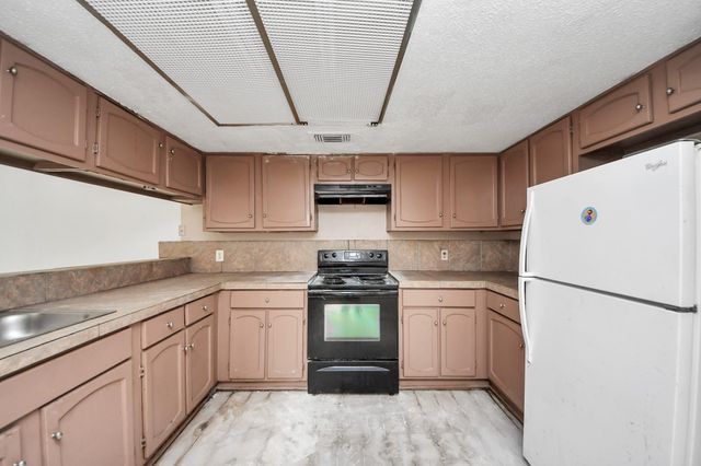 5747 Easthampton Drive D, Houston, TX 77039