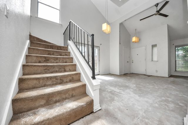 5747 Easthampton Drive D, Houston, TX 77039