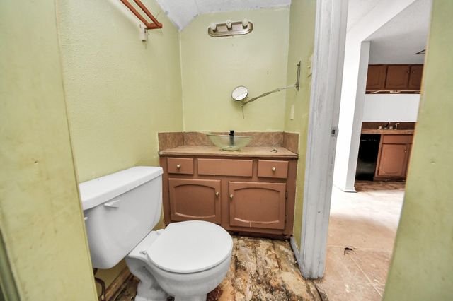 5747 Easthampton Drive D, Houston, TX 77039