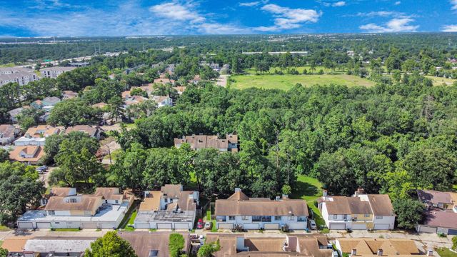 5747 Easthampton Drive D, Houston, TX 77039