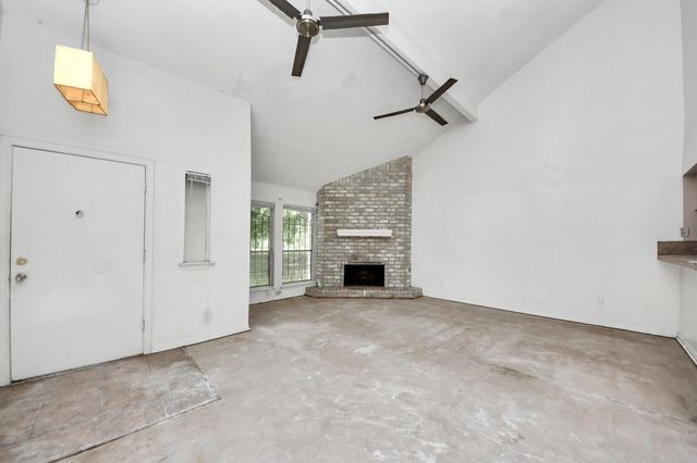 5747 Easthampton Drive D, Houston, TX 77039