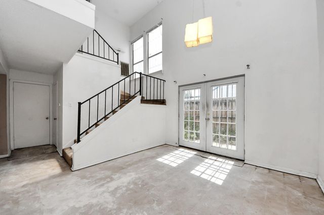 5747 Easthampton Drive D, Houston, TX 77039