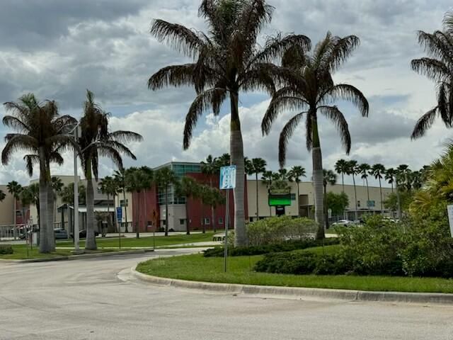 7401 NW Farnsworth Circle NW, Port St. Lucie, FL 34987