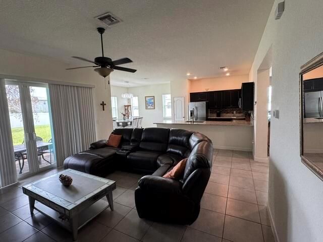 7401 NW Farnsworth Circle NW, Port St. Lucie, FL 34987