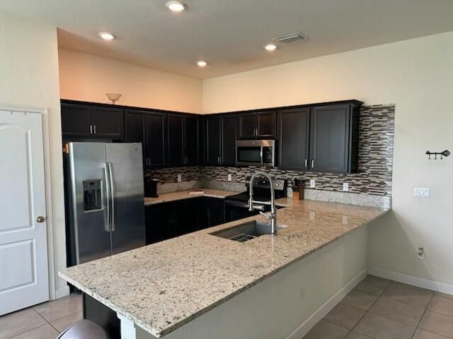 7401 NW Farnsworth Circle NW, Port St. Lucie, FL 34987